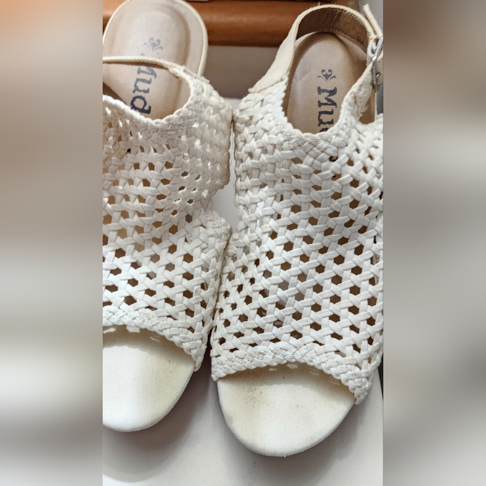 Mudd Brand Summer Wedges 9.5